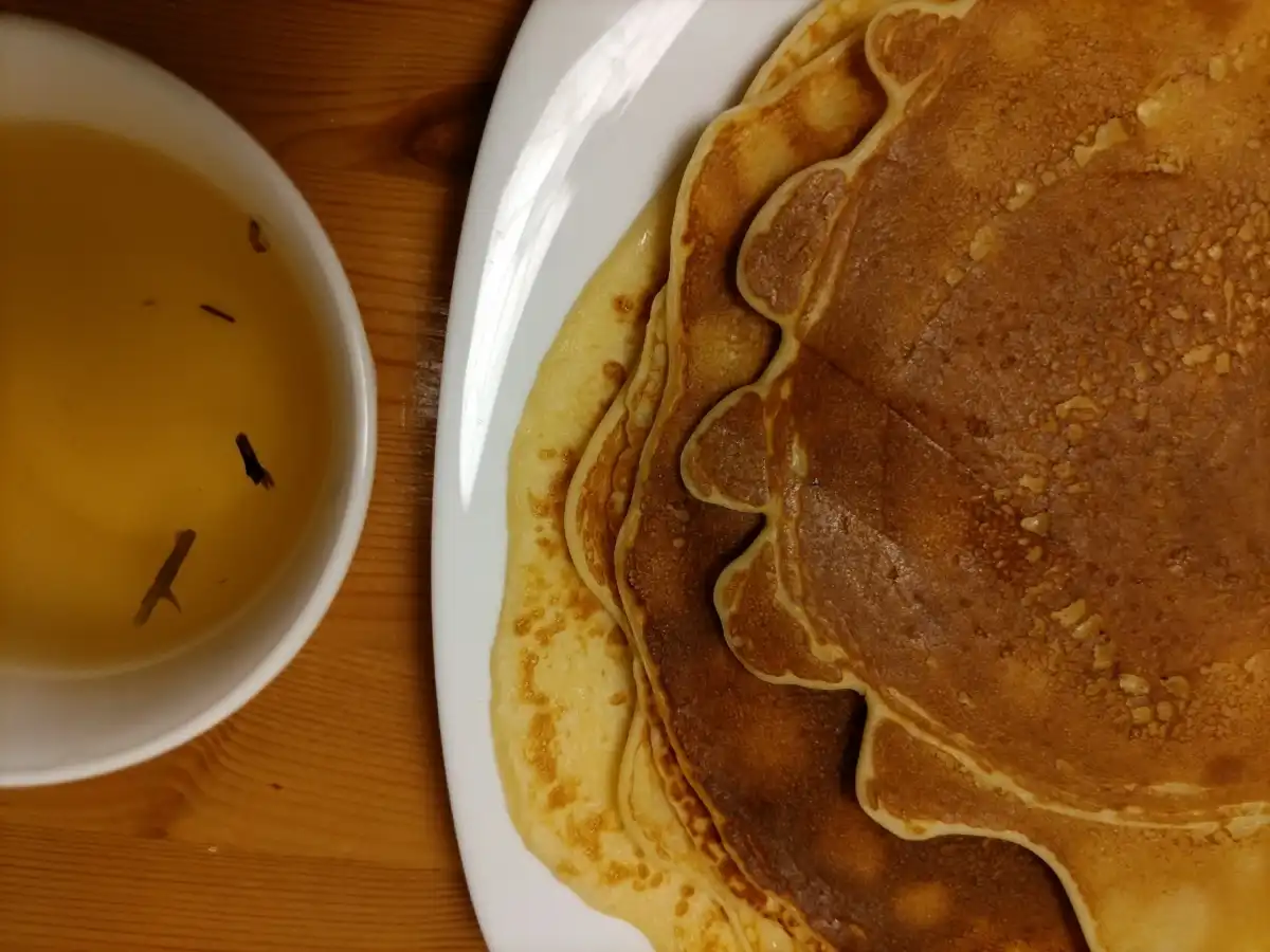 Главный символ Масленицы – вкусные, румяные блины.