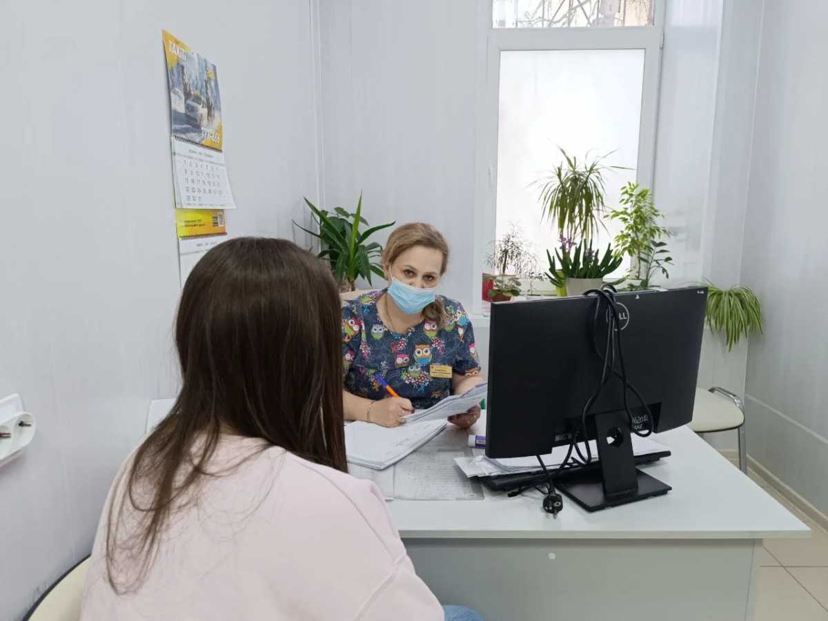 При себе необходимо иметь паспорт, полис, СНИЛС.