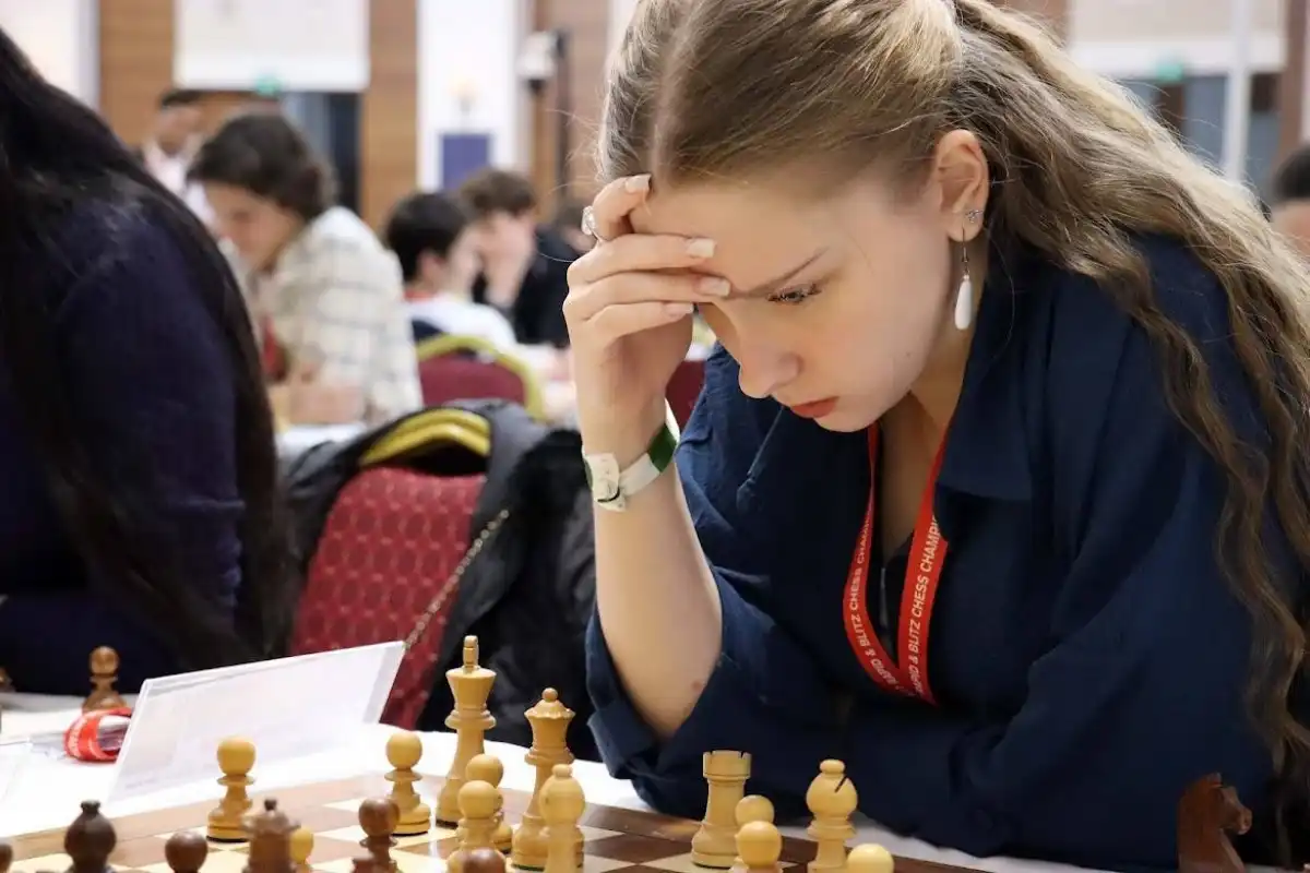 Евгения Сатановская тренируется под руководством Виктора Трущелёва.