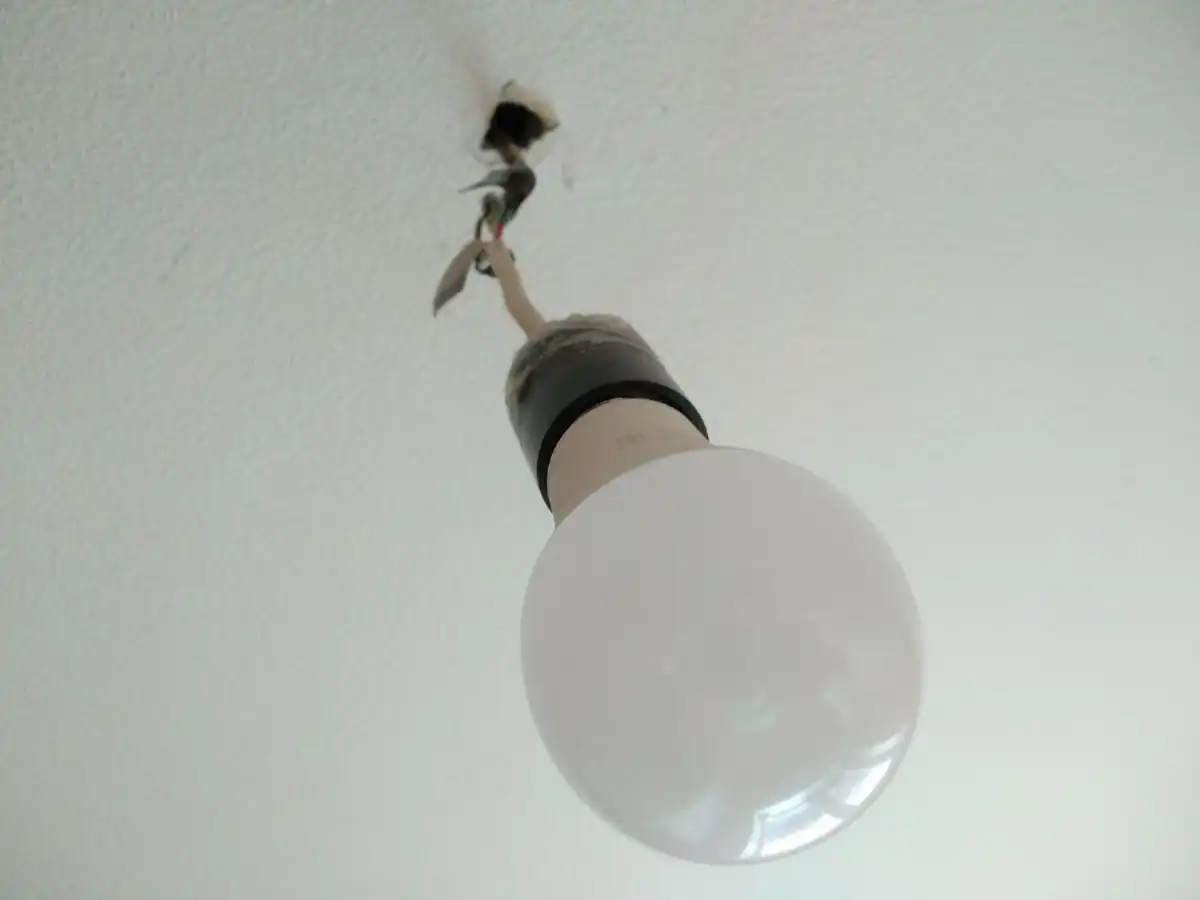 Восстановлением электроснабжения занимаются специалисты новгородского филиала компании «Россети Северо-Запад».