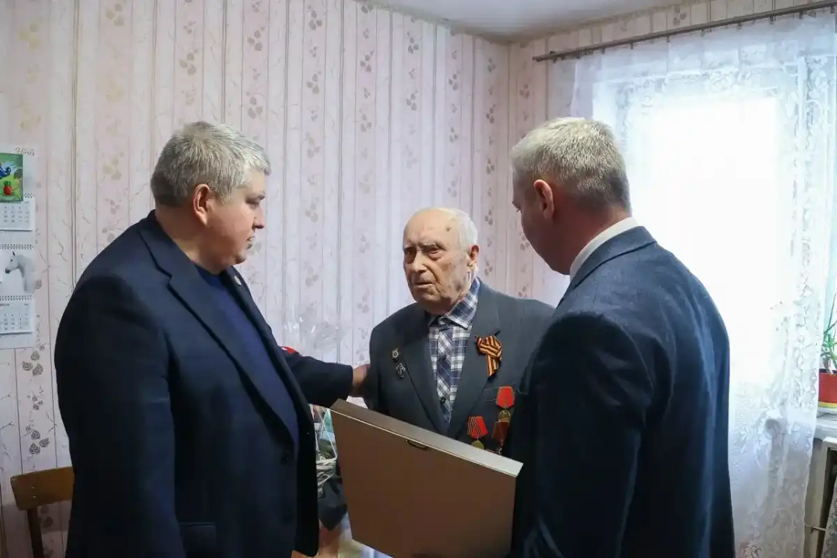 В этом году Ивану Павловичу исполнится 99 лет.