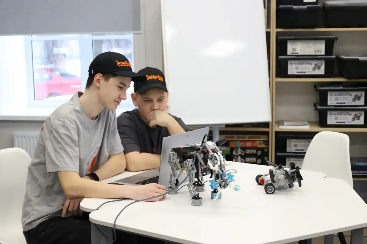 Молодёжный центр имени Владимира Огонькова – уже третий молодёжный центры в регионе, отремонтированный при поддержке Росмолодёжи.