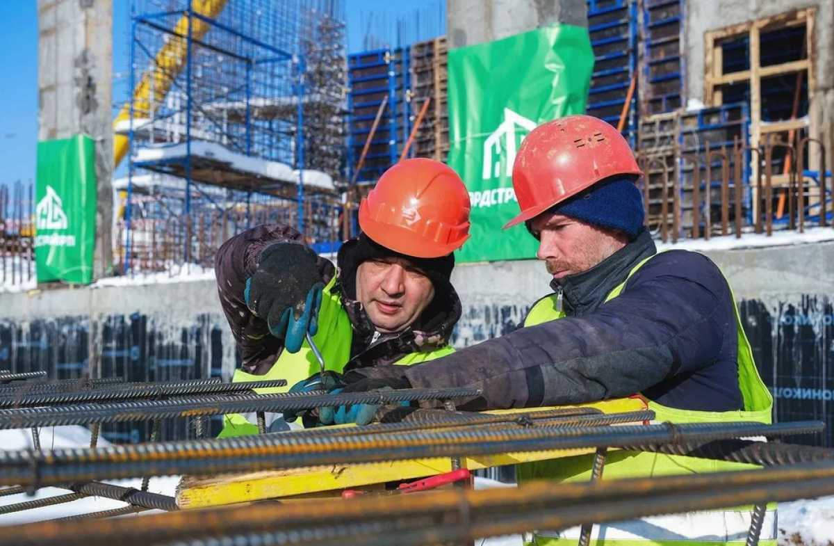 В строительствое нового корпуса ИНТЦ задействовали 40 человек, но со временем бригады усилят дополнительными рабочими.