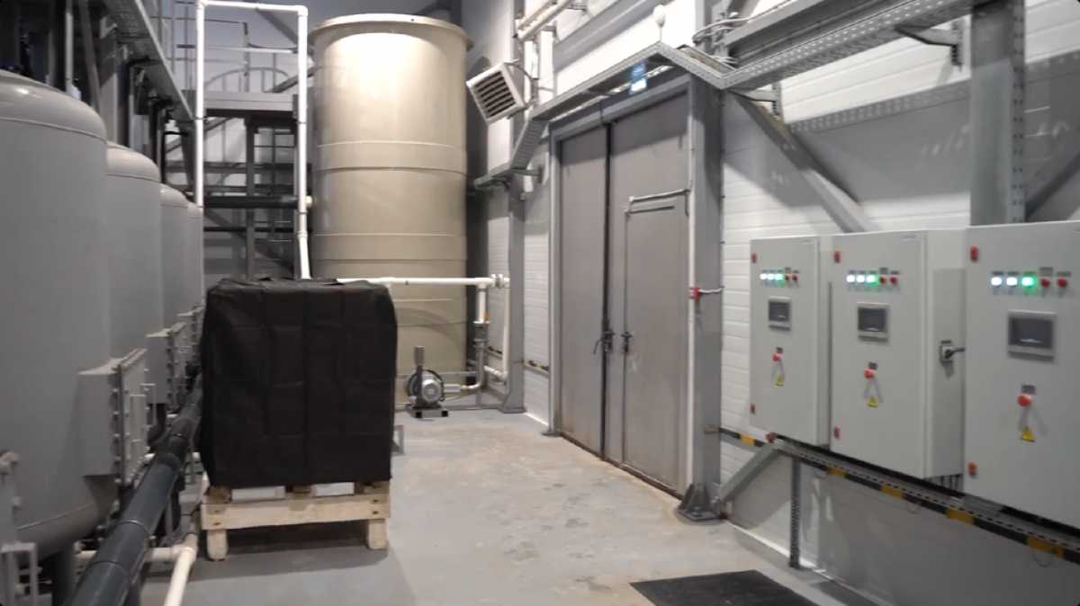 На станции очистки воды в Шимске используют российское оборудование.