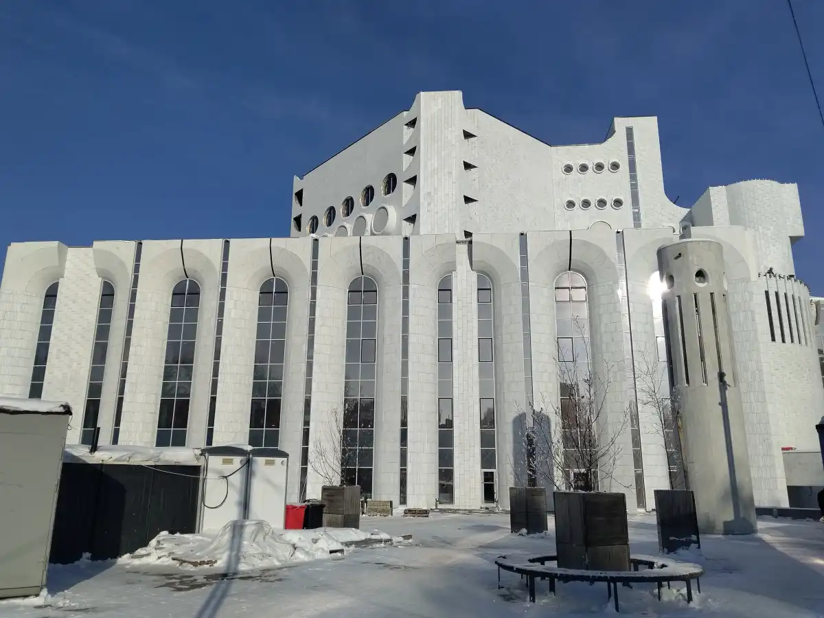 Ход реконструкции драмтеатра контролируют в ежедневном режиме.