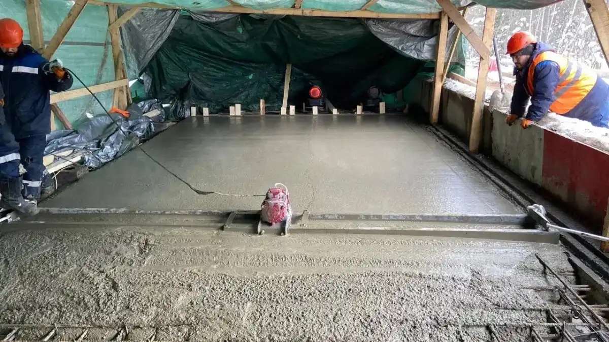 Современные технологии позволяют вести ремонт даже при отрицательных температурах.