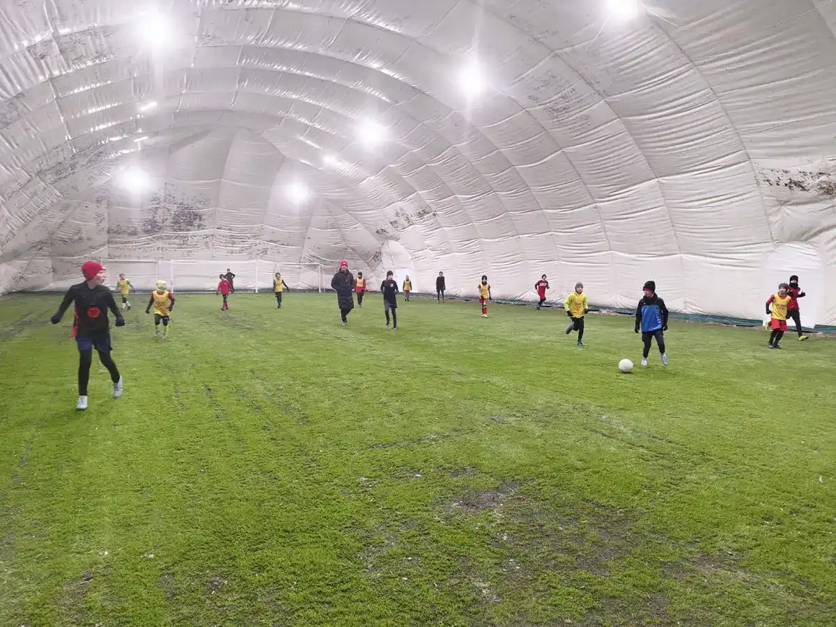 На стадионе расположился центральный филиал его футбольной школы «Спартак Великий Новгород».