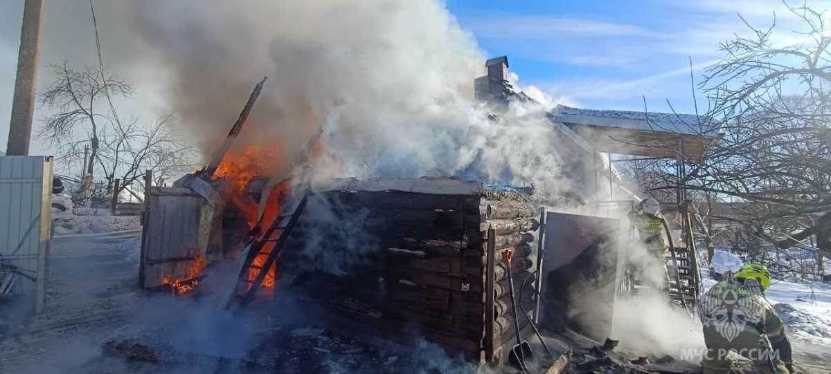 Причины пожаров устанавливают органы дознания