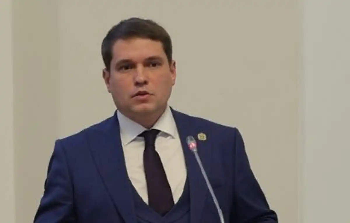 С 2021 года Илья Борцевич работал заместителем руководителя администрации губернатора.