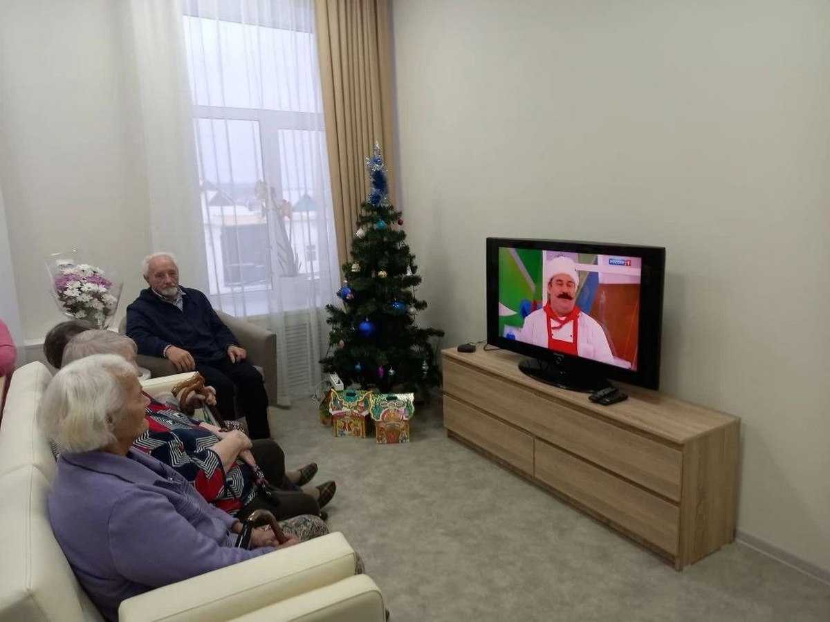 Жильцы дома ветеранов принимали участие в обсуждении проекта, цвета стен, выборе фактур.