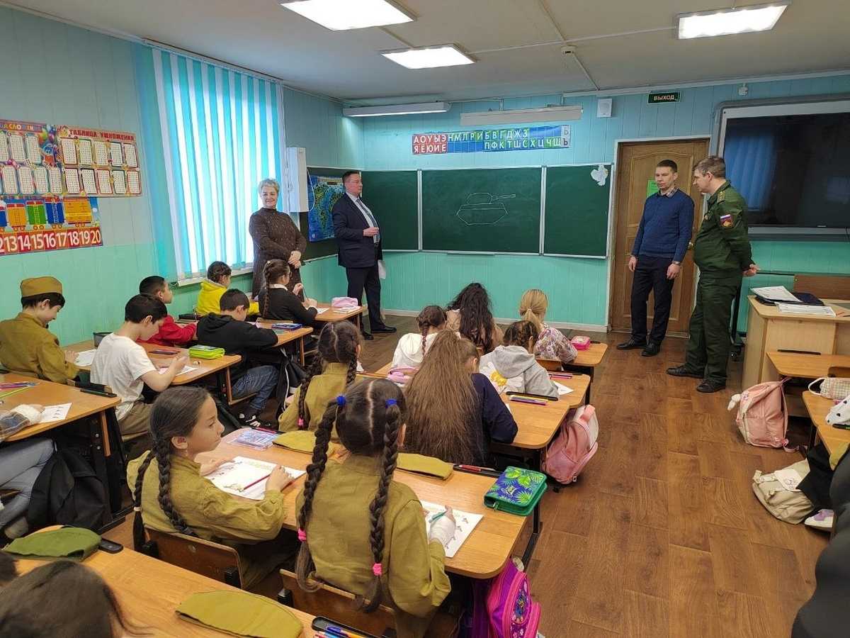 Урок провели в рамках мероприятий по социально-культурному развитию цыган в России.