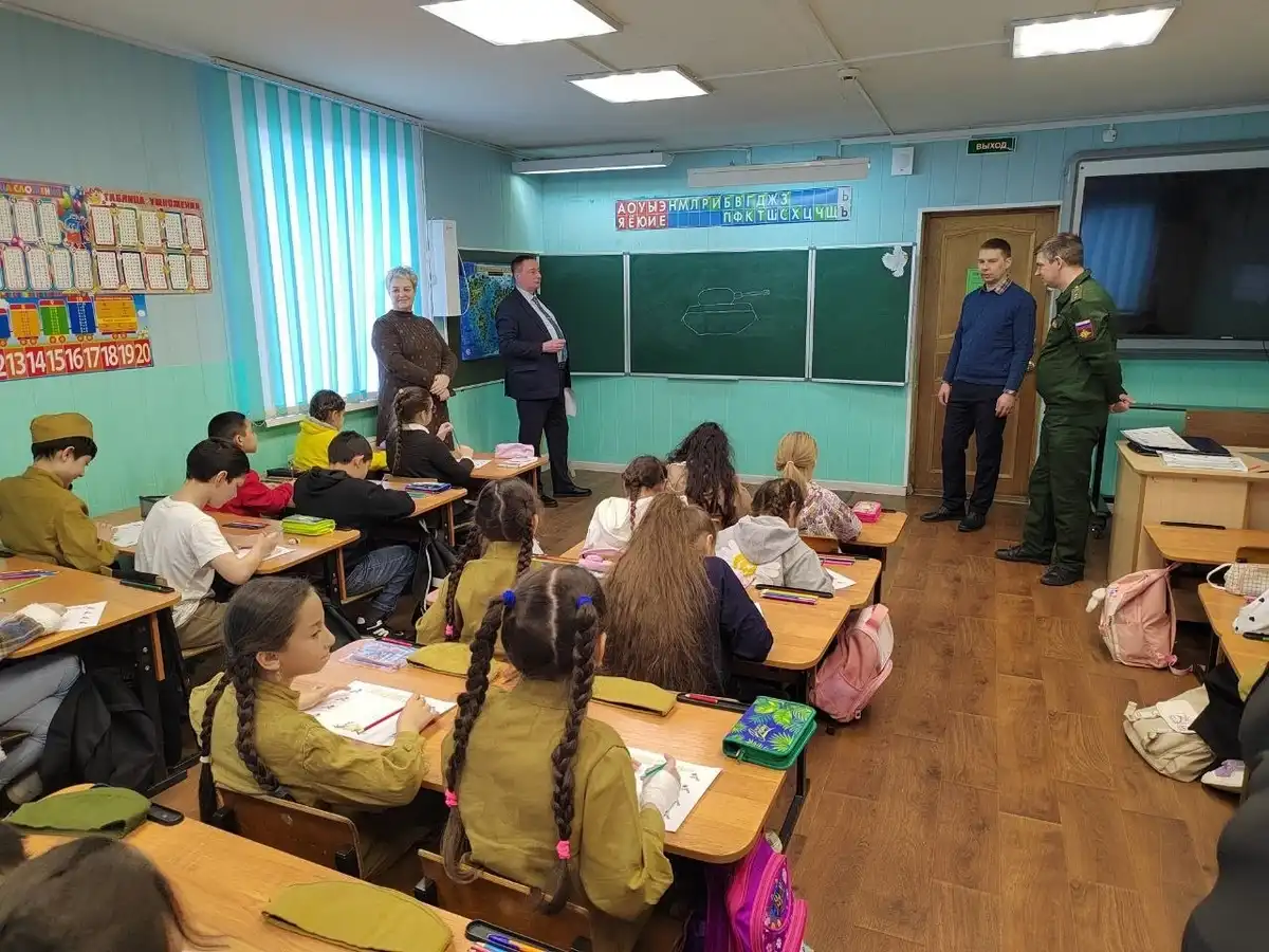 Урок провели в рамках мероприятий по социально-культурному развитию цыган в России.