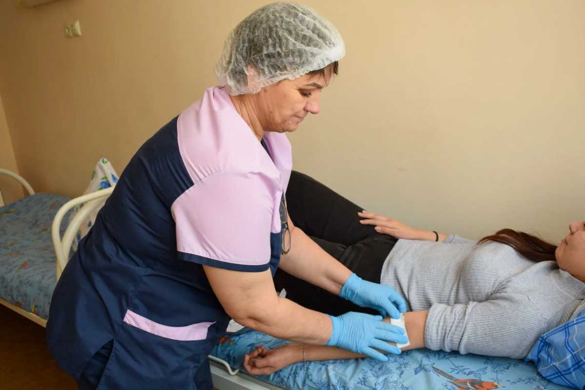 Процедуры проводят в отделении стационара на 20 коек.