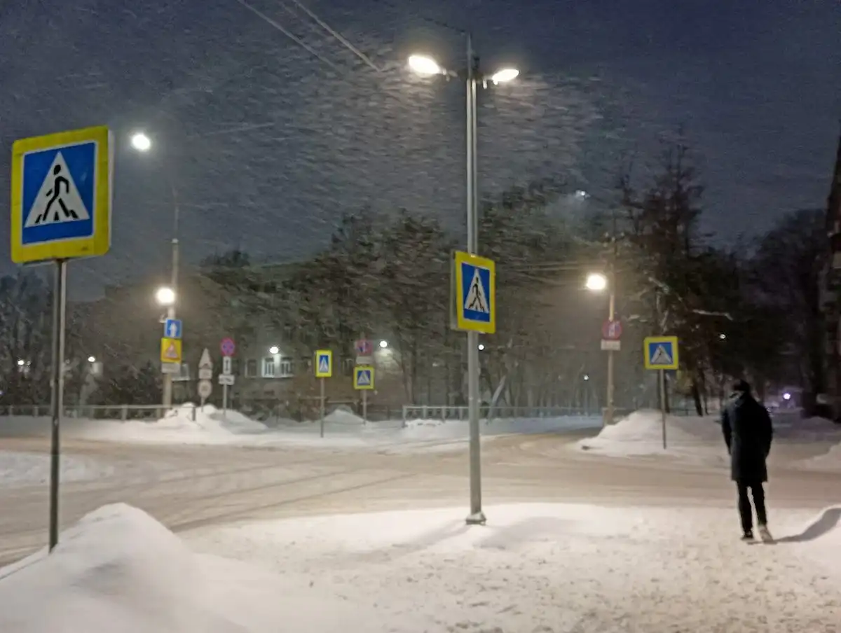 Порывы ветра ночью достигнут 15-17 метров в секунду.