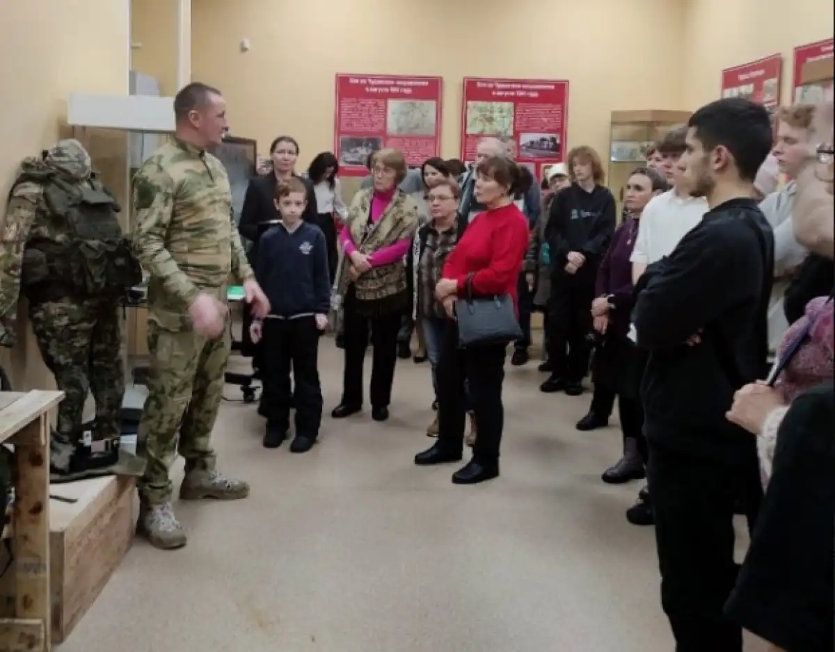 Ветераны СВО рассказали о фронтовых буднях, значении экипировки и личных вещах солдат.