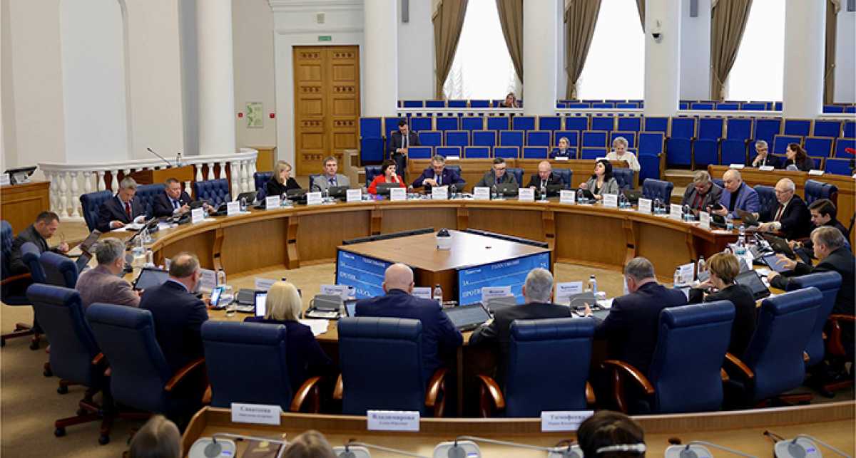 Новгородские школьники без аттестата за девятый класс смогут получить рабочую профессию