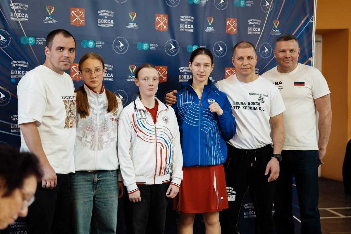 Новгородки тренируются под руководством Павла Клименкова.