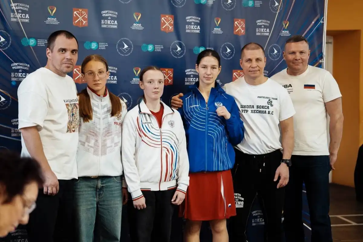 Новгородки тренируются под руководством Павла Клименкова.