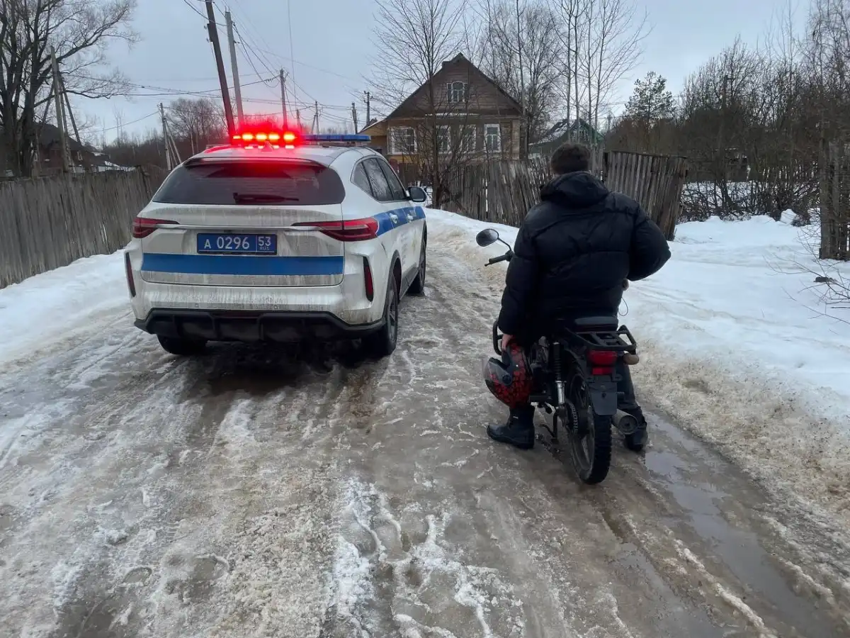 Сотрудники ГАИ составили административные протоколы по факту нарушения.