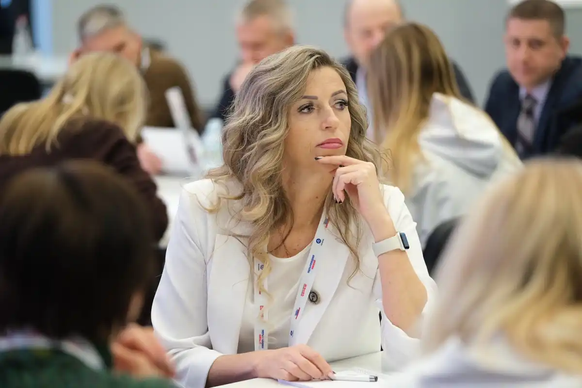 По итогам образовательного модуля программы «Лидеры и проводники изменений» участники представят результаты работы губернатору Новгородской области и экспертам.