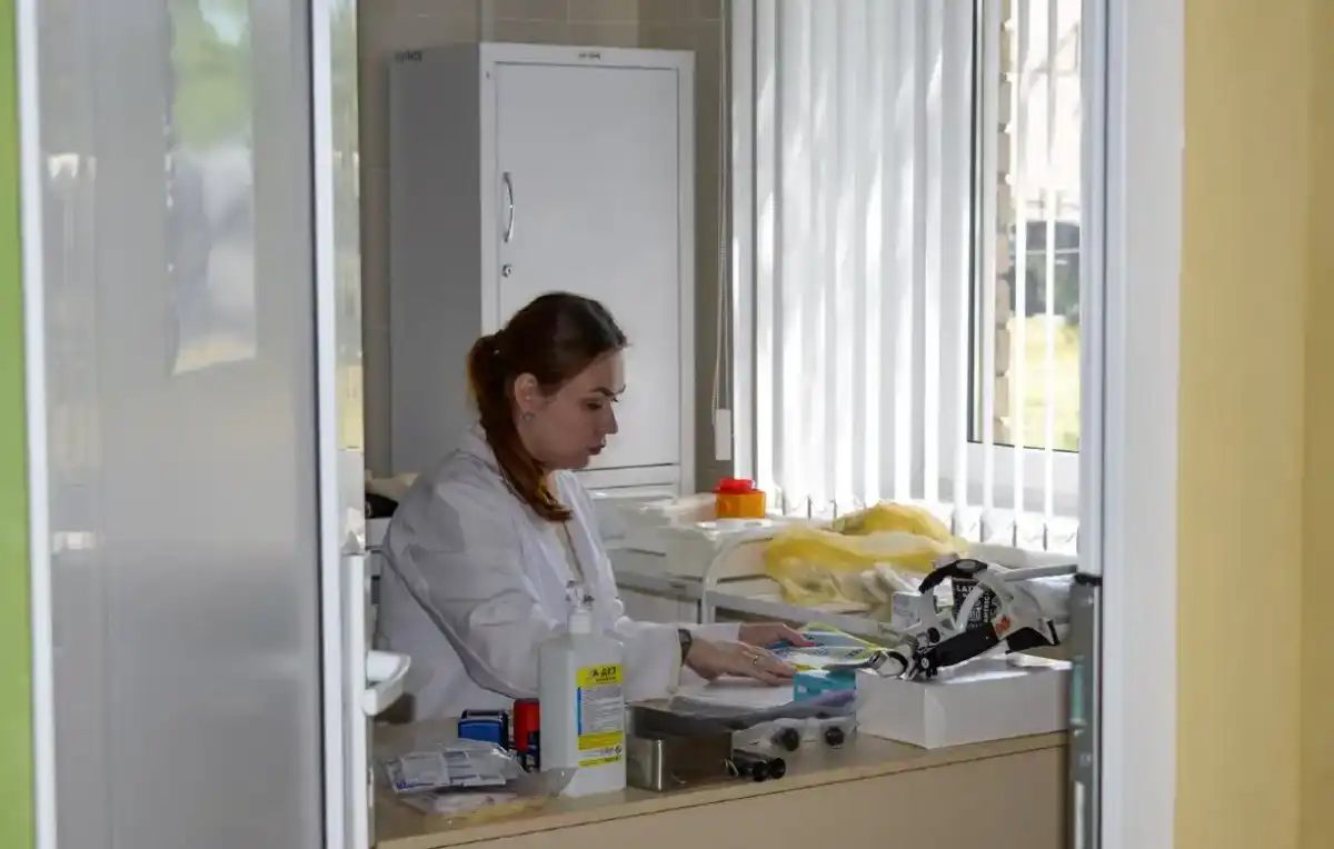 За 2025 год в Новгородскую область прибыли 254 медработника.