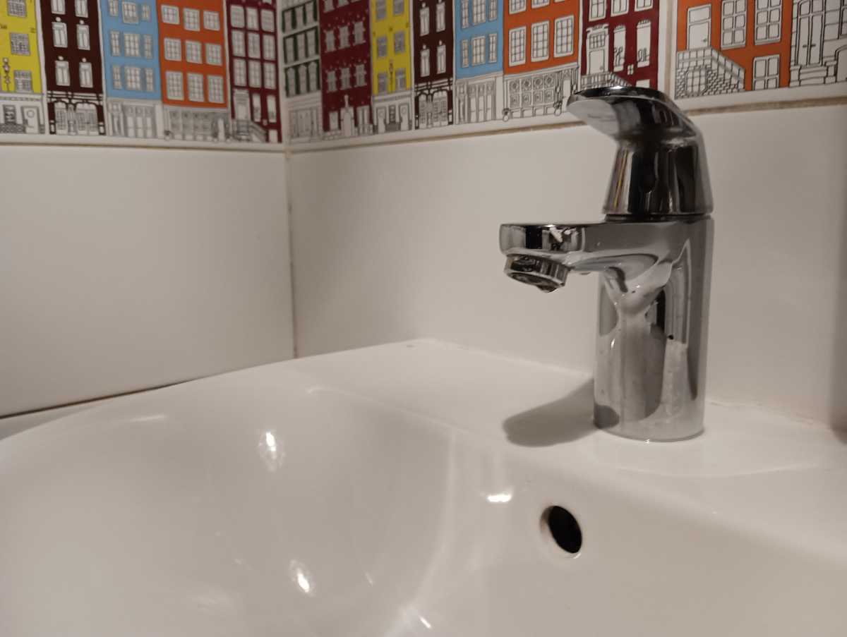 Чтобы не переплачивать за воду, нужно установить счётчик, если есть такая техническая возможность.