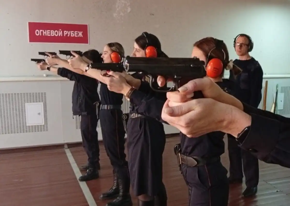 В личном зачете женщины соревновались в скоростная стрельбе по неподвижной мишени.