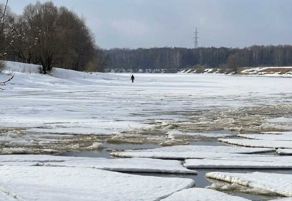 В управлении защиты населения области рекомендуют воздержаться от выхода на весенний лёд.