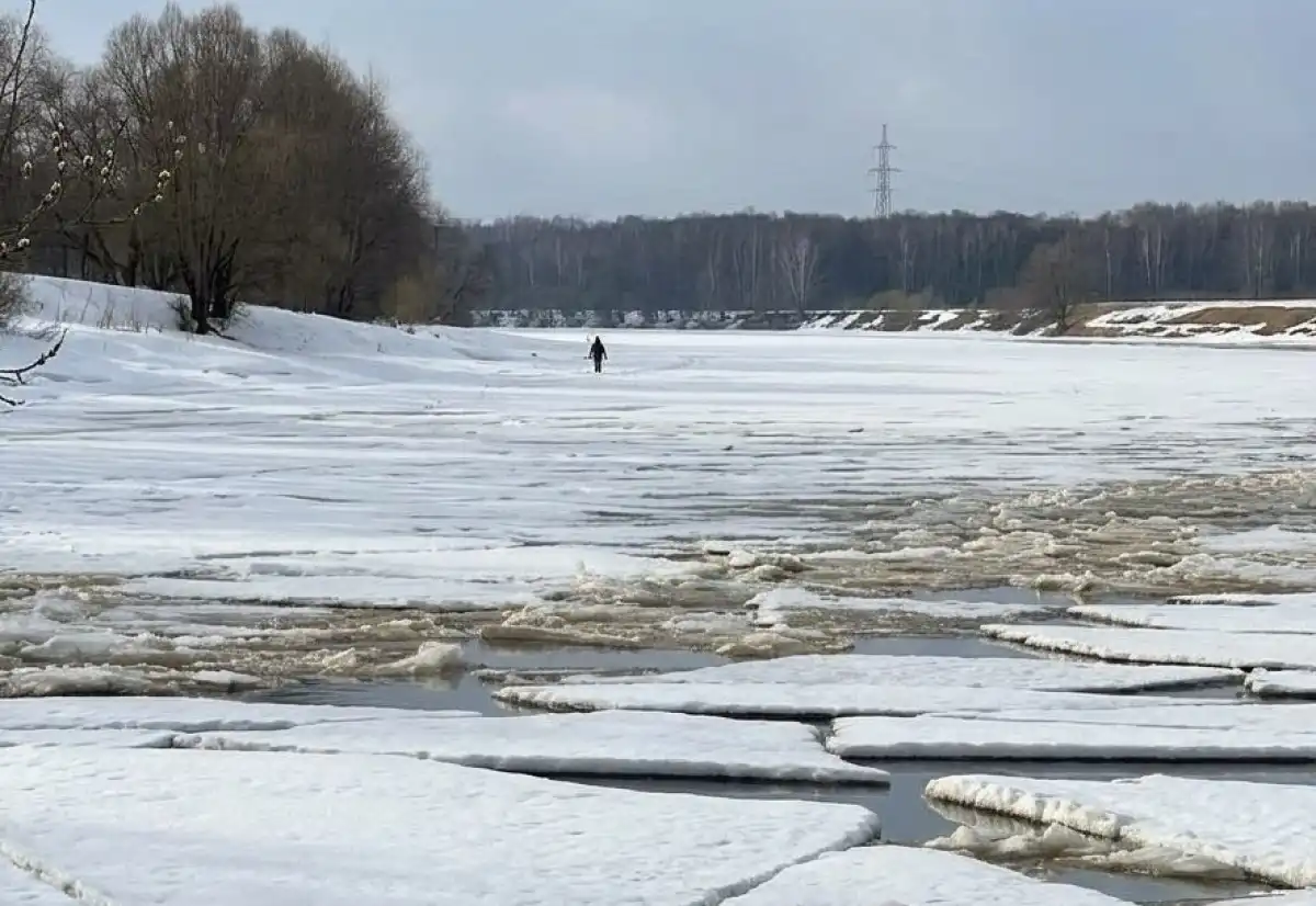 В управлении защиты населения области рекомендуют воздержаться от выхода на весенний лёд.
