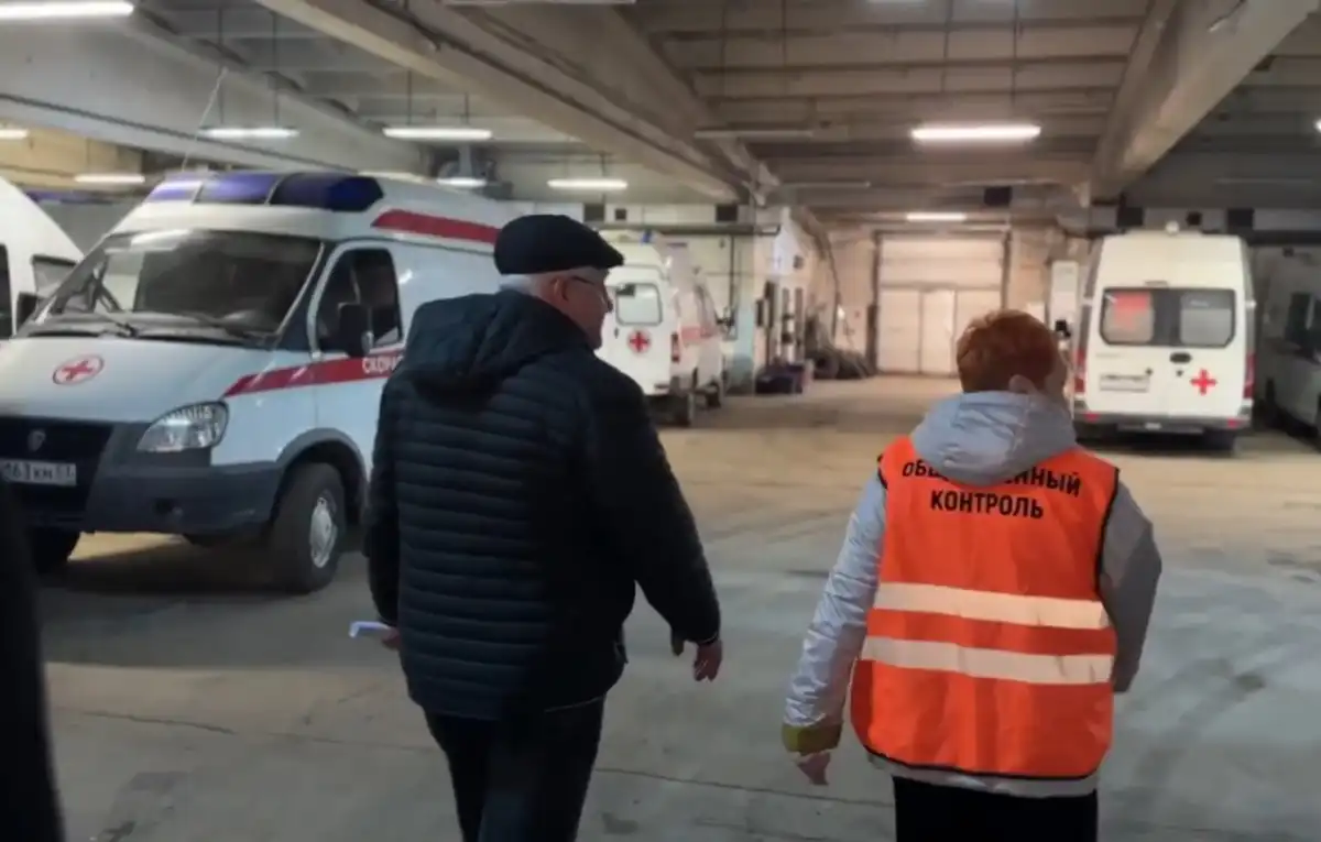 Цель визита общественников – ознакомиться с фактическим состоянием дел в транспортной службе скорой помощи.
