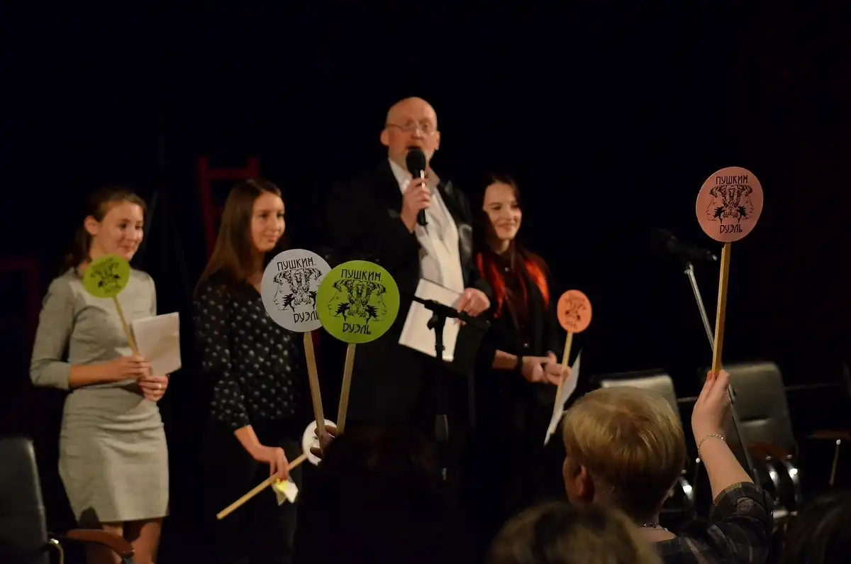 Для участия в стихобаттле необходимо будет зарегистрироваться как участник или как зритель по ссылке.