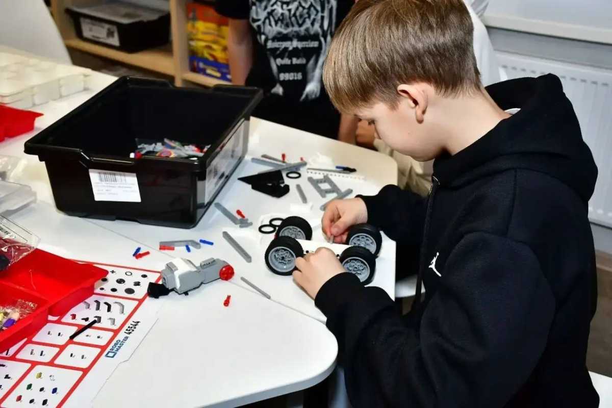 В 2025 году 26 молодых новгородцев выиграли конкурс «Росмолодёжь.Гранты» .