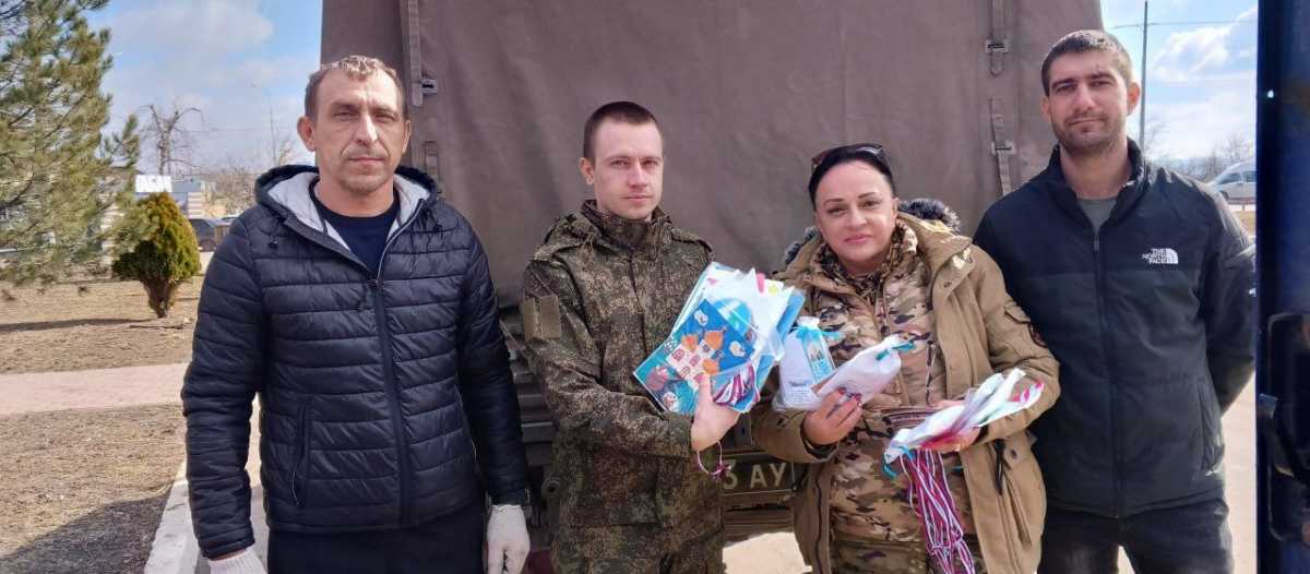 По словам Ольги Борисовой, в посылках было много писем, поделок и оберегов от жителей Новгородской области.