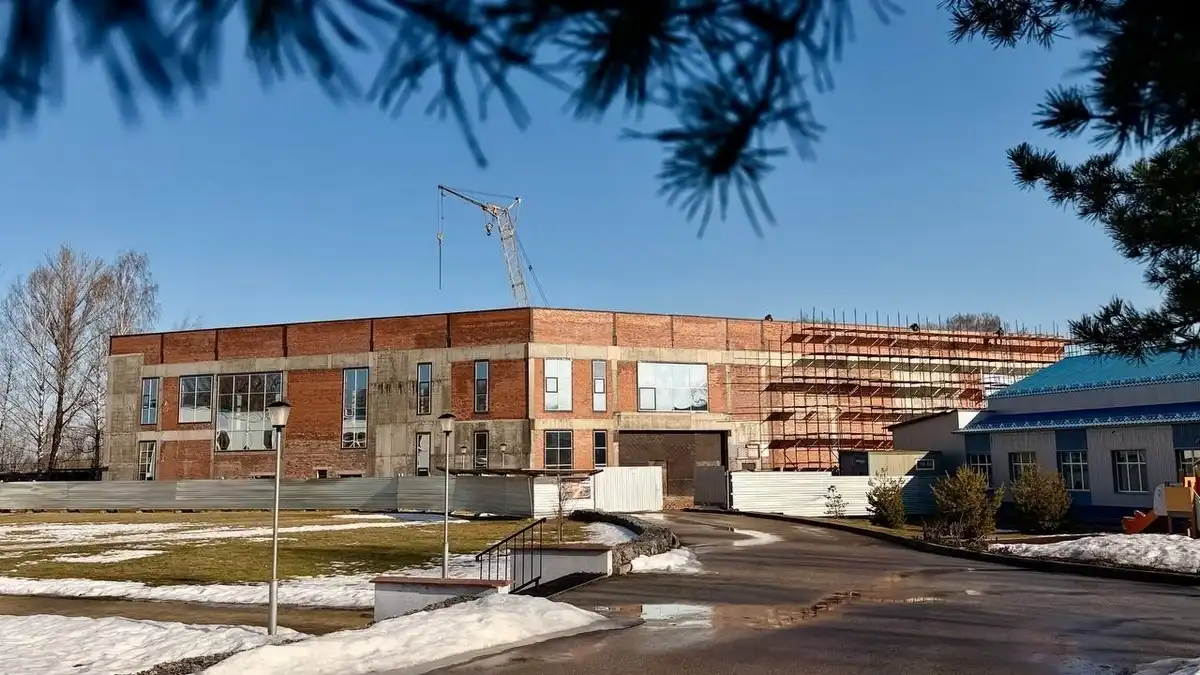 Одной из архитектурных особенностей будущего центра станет центральная винтовая лестница.