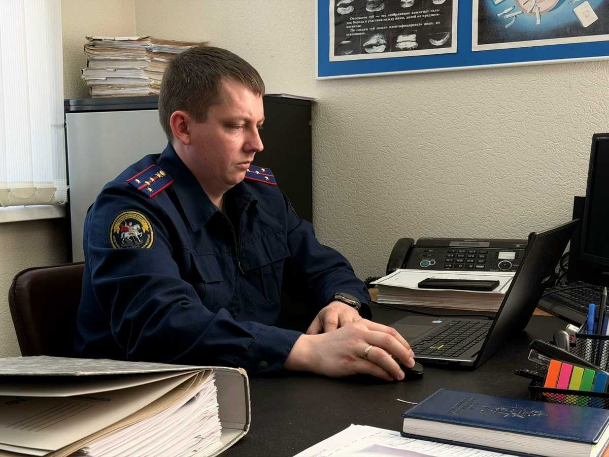 Во время ссоры женщина несколько раз ударила мужа ножом в спину.