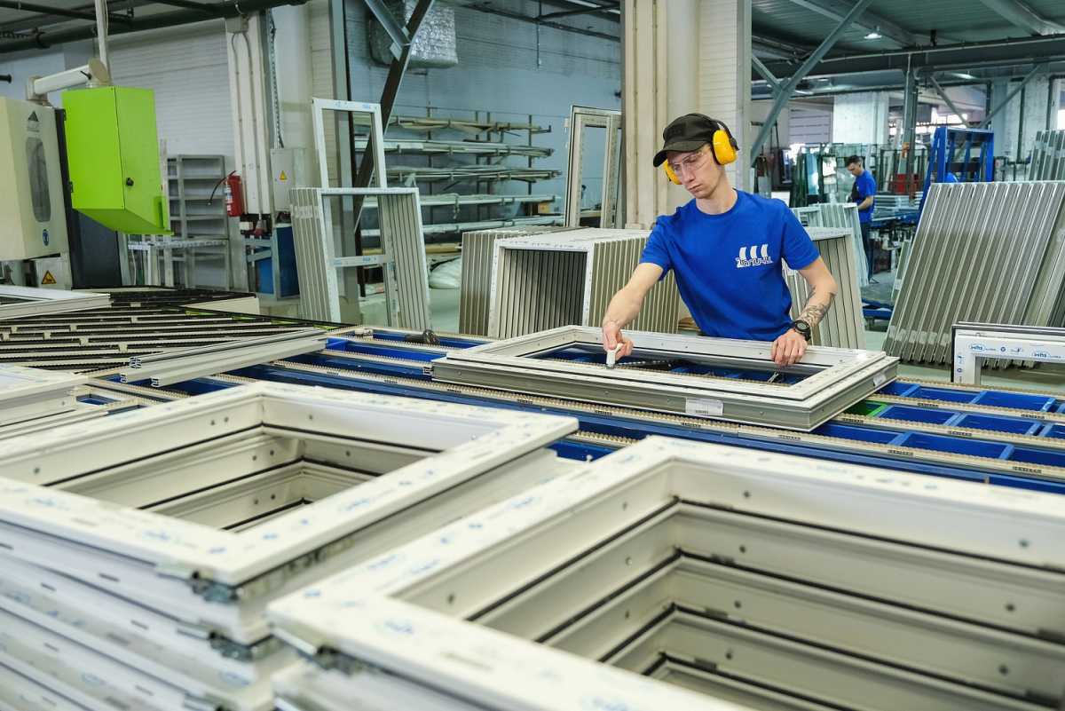 Предприятие вкладывает инвестиции в модернизацию производства.