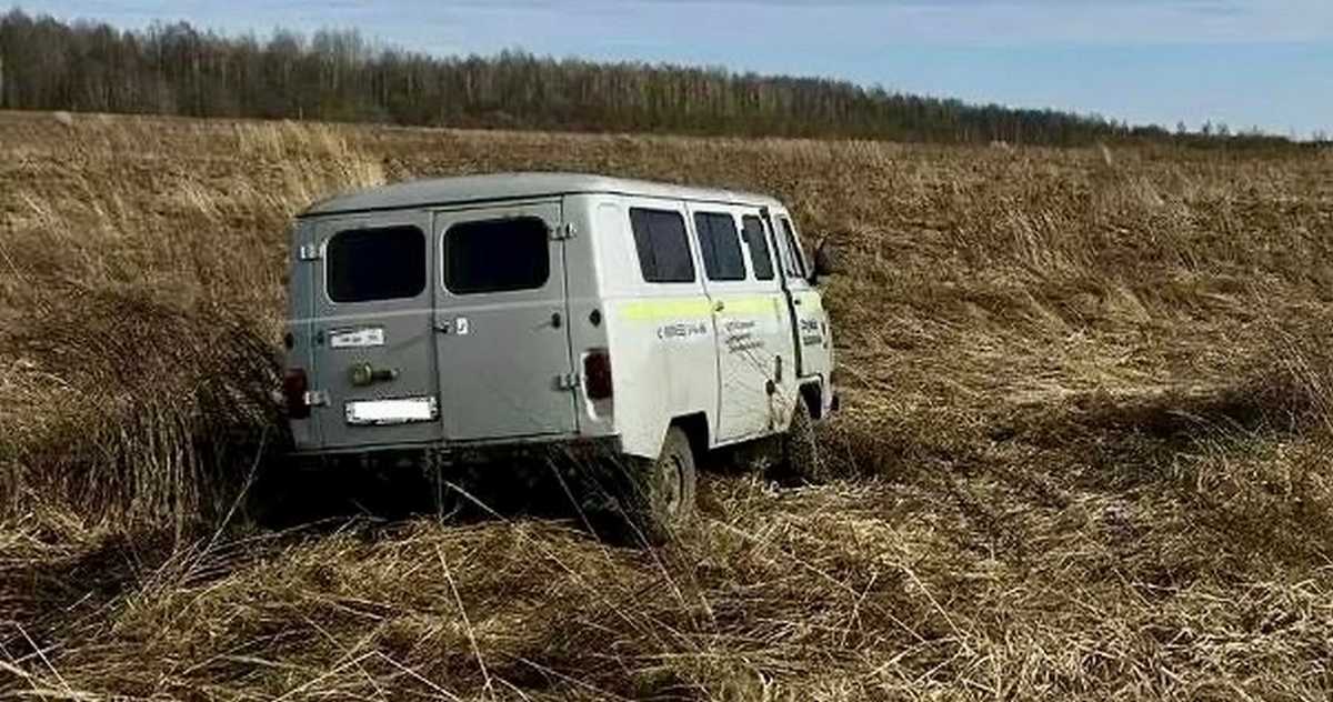 Скорая помощь доставила пострадавших в Новгородскую областную клиническую больницу.