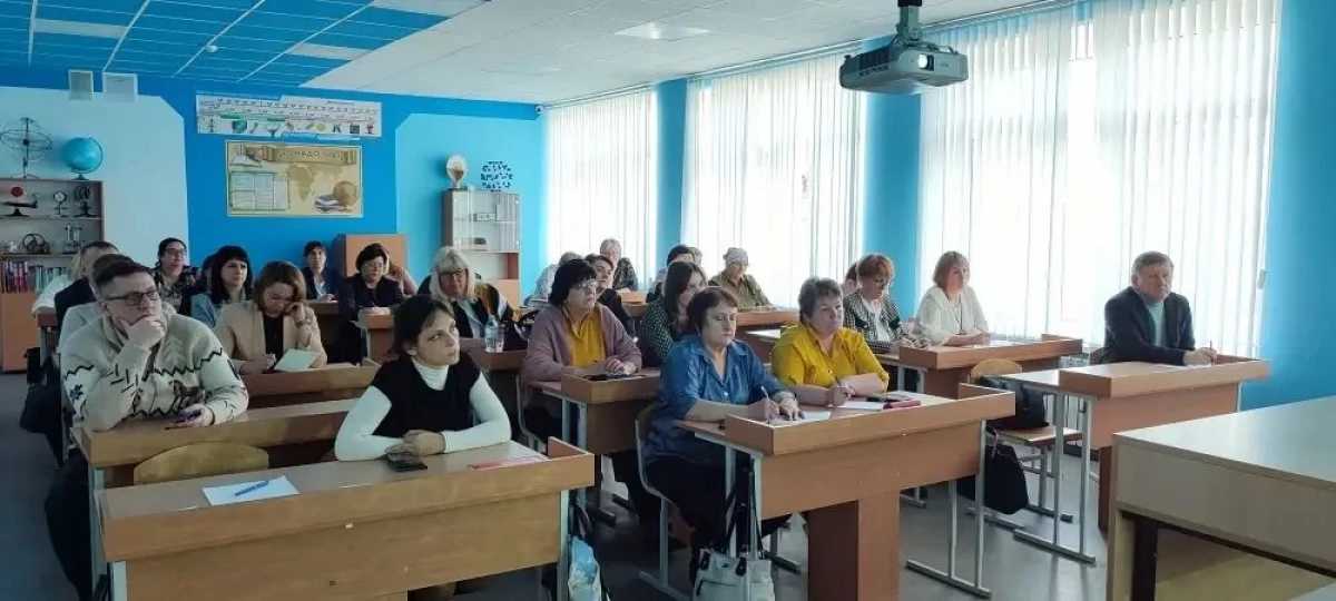 Совещание проходило в средней школе посёлка Шимск.