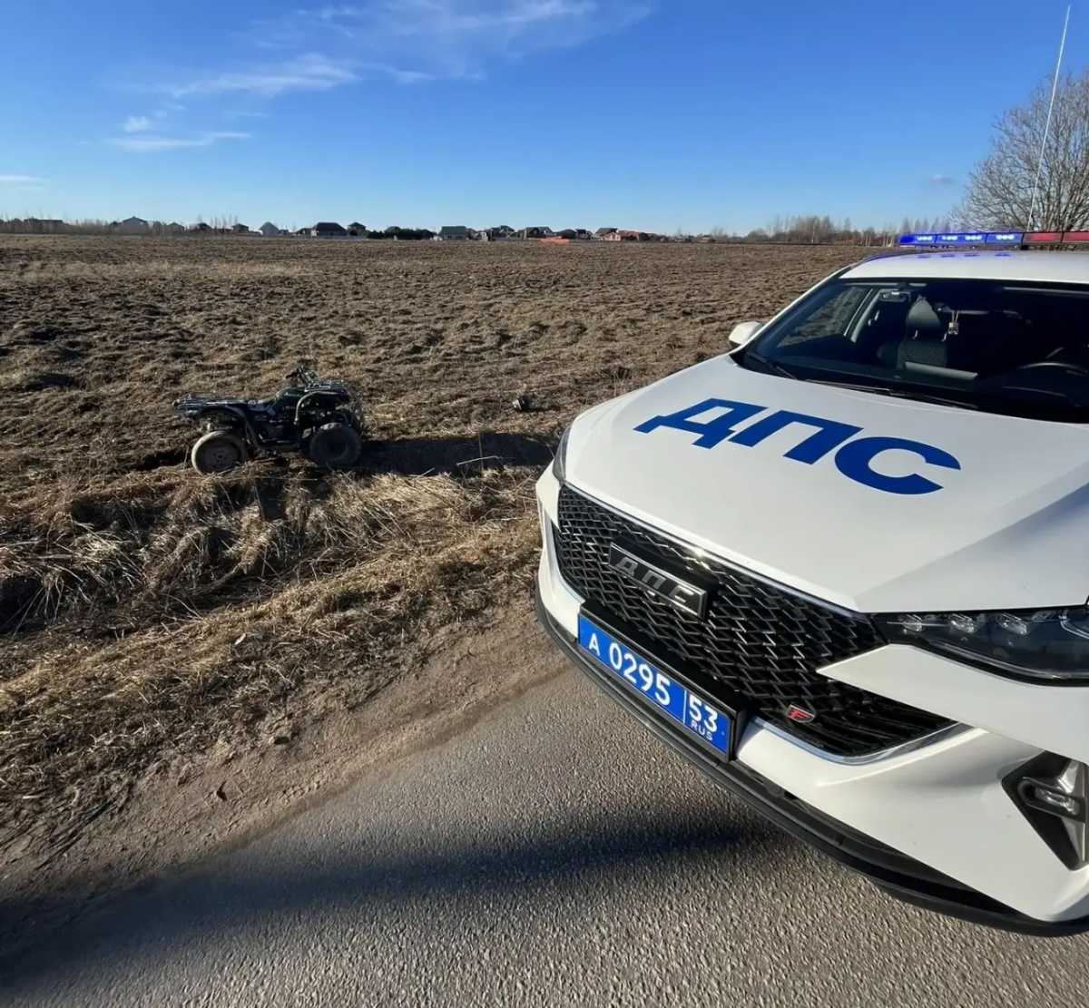 Подростка на квадроцикле остановили в деревне Новое Ракомо.