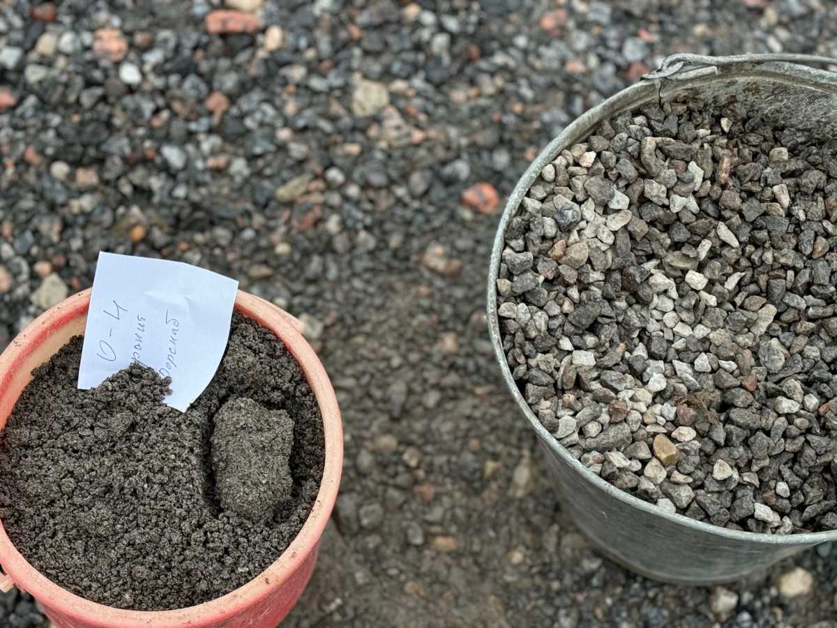 Работники лаборатории «Новгородавтодора» побывали на двух асфальтобетонных заводах в Старорусском округе.