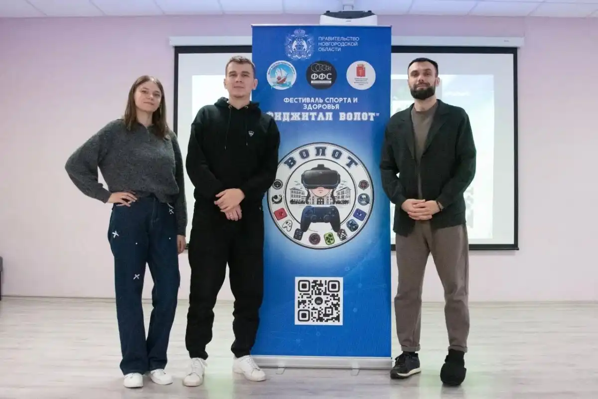 Сергей Мошников передал школе в Волоте оборудование для занятий фиджитал-спортом.