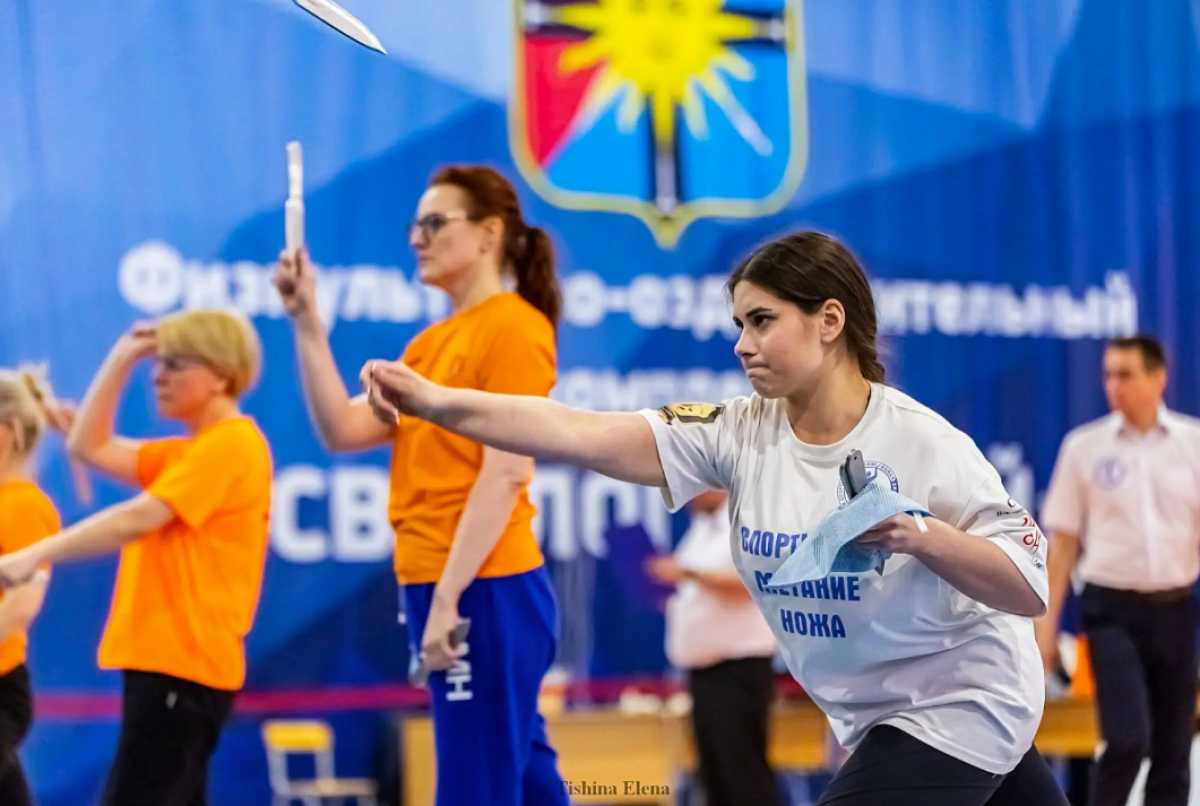 Новгородка Карина Тюрк на чемпионате СЗФО заняла третье место на дистанциях 5 и 6 метров.