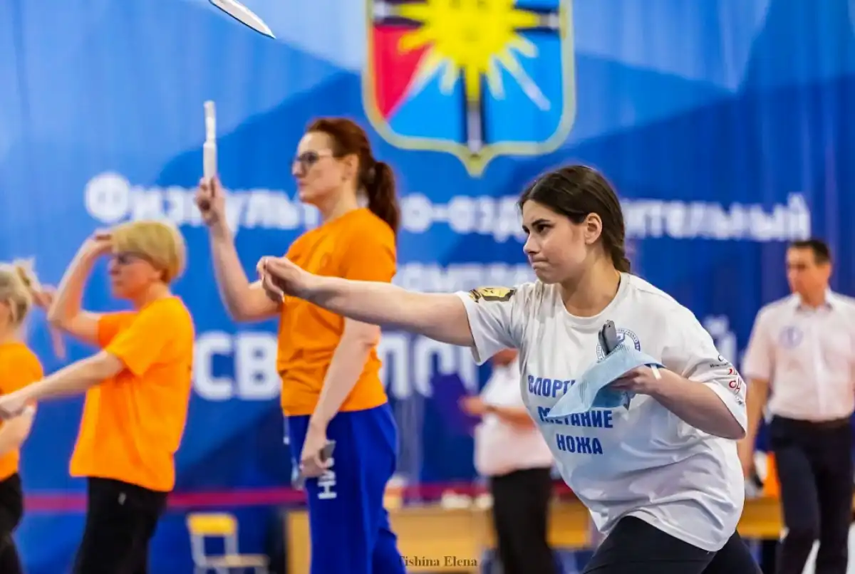 Новгородка Карина Тюрк на чемпионате СЗФО заняла третье место на дистанциях 5 и 6 метров.