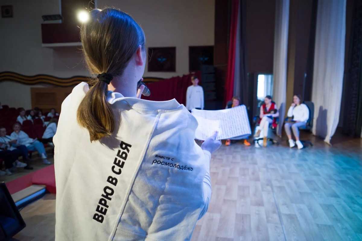 В этом году эксперты будут оценивать проектные заявки, проводить индивидуальные консультации с молодёжью по подготовке проектов на грантовые конкурсы.