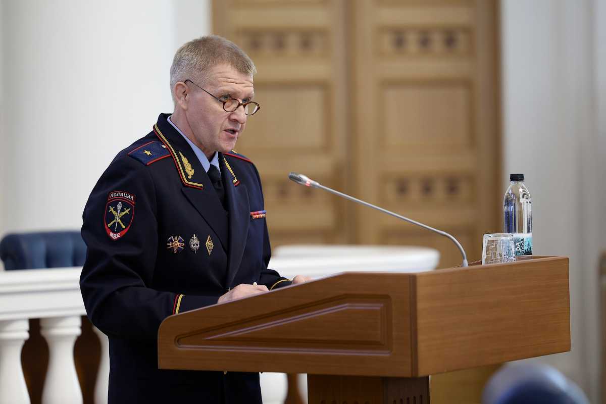 Новгородская полиция добилась 100-процентной раскрываемости случаев причинения тяжкого вреда здоровью, изнасилований, разбойных нападений, грабежей и краж автомобилей, сообщил Андрей Коновалов.