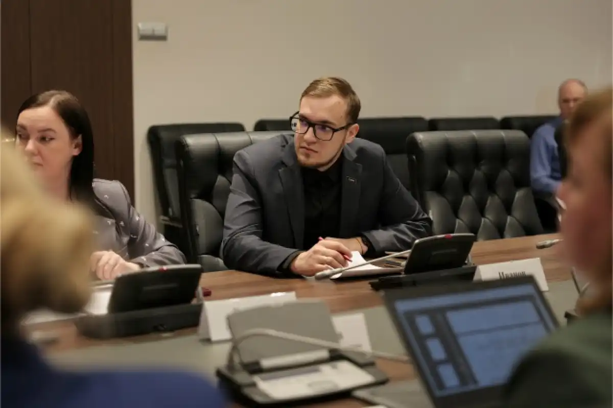 Павел Иванов проходит стажировку в Новгородской областной думе.