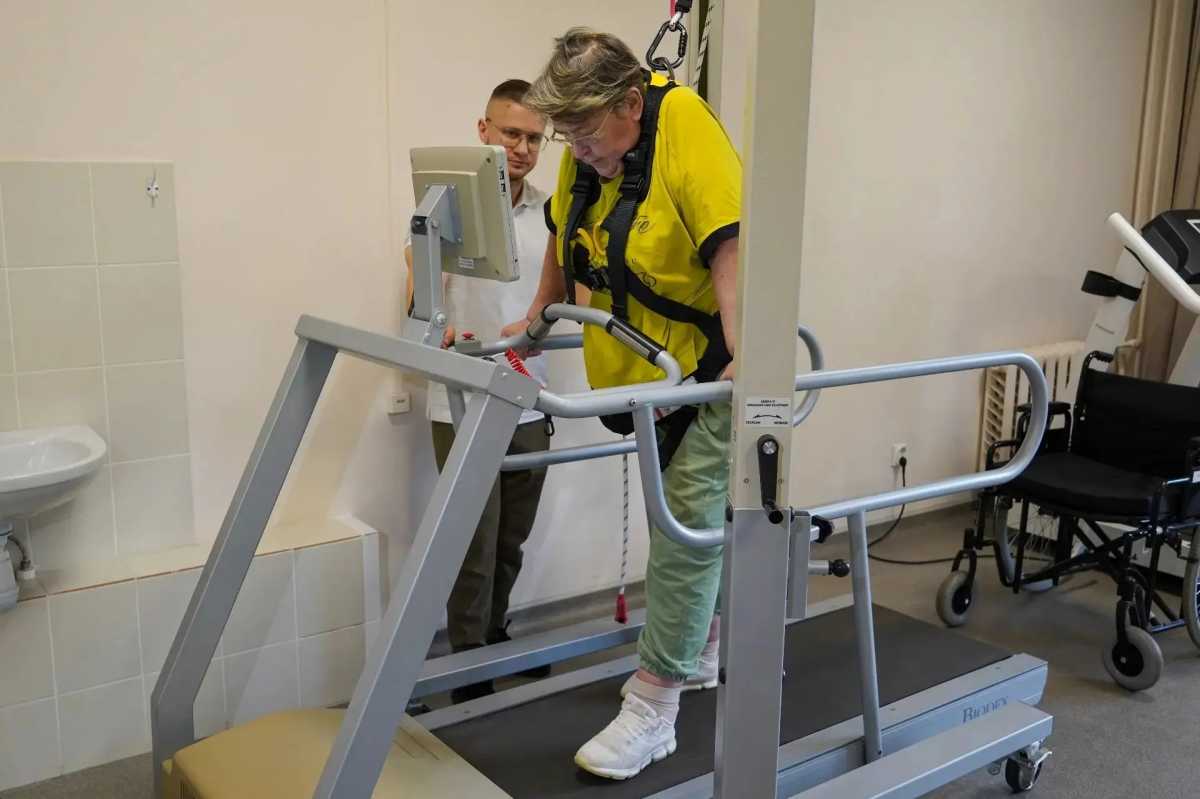 Направление на реабилитацию может дать лечащий врач в поликлинике или стационаре.