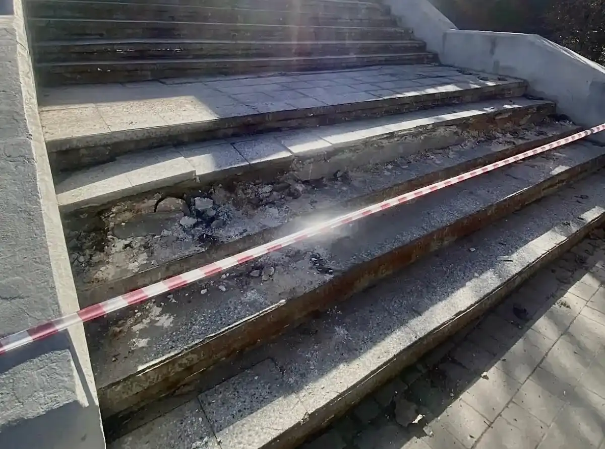 Движение по сходам ограничили из соображений безопасности.