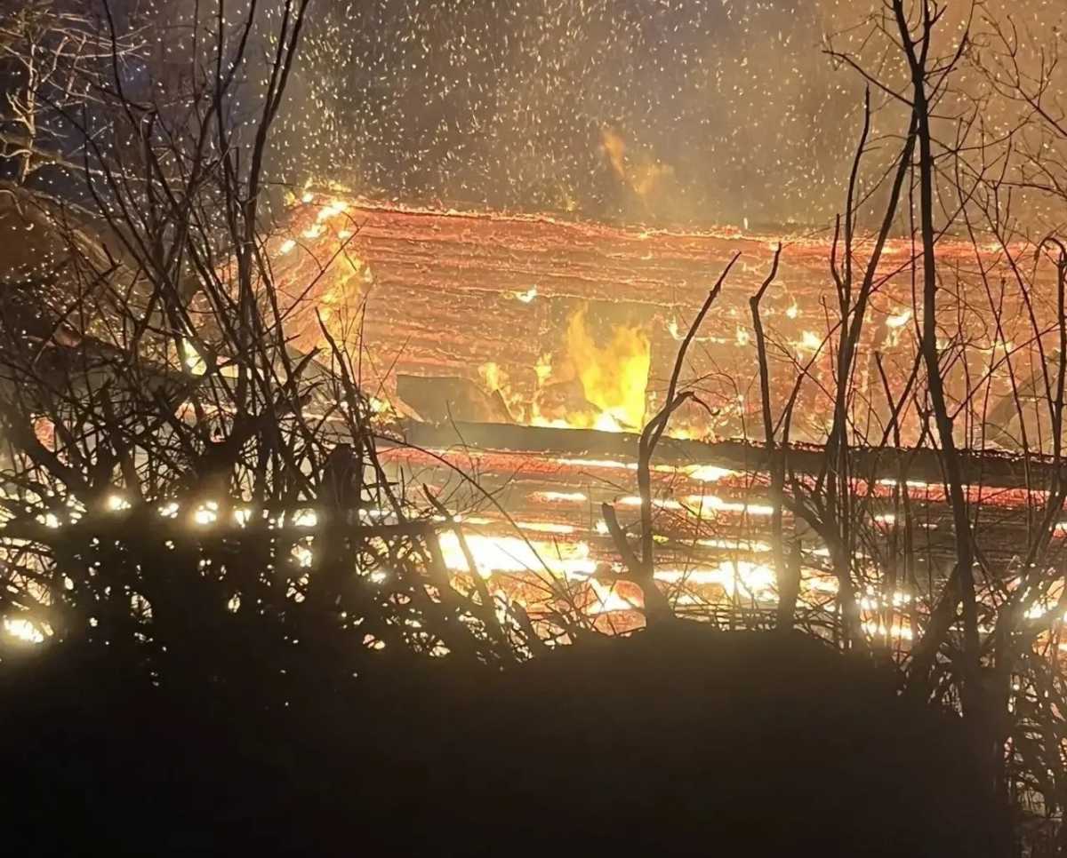 В Торбине сгорел нежилой дом.