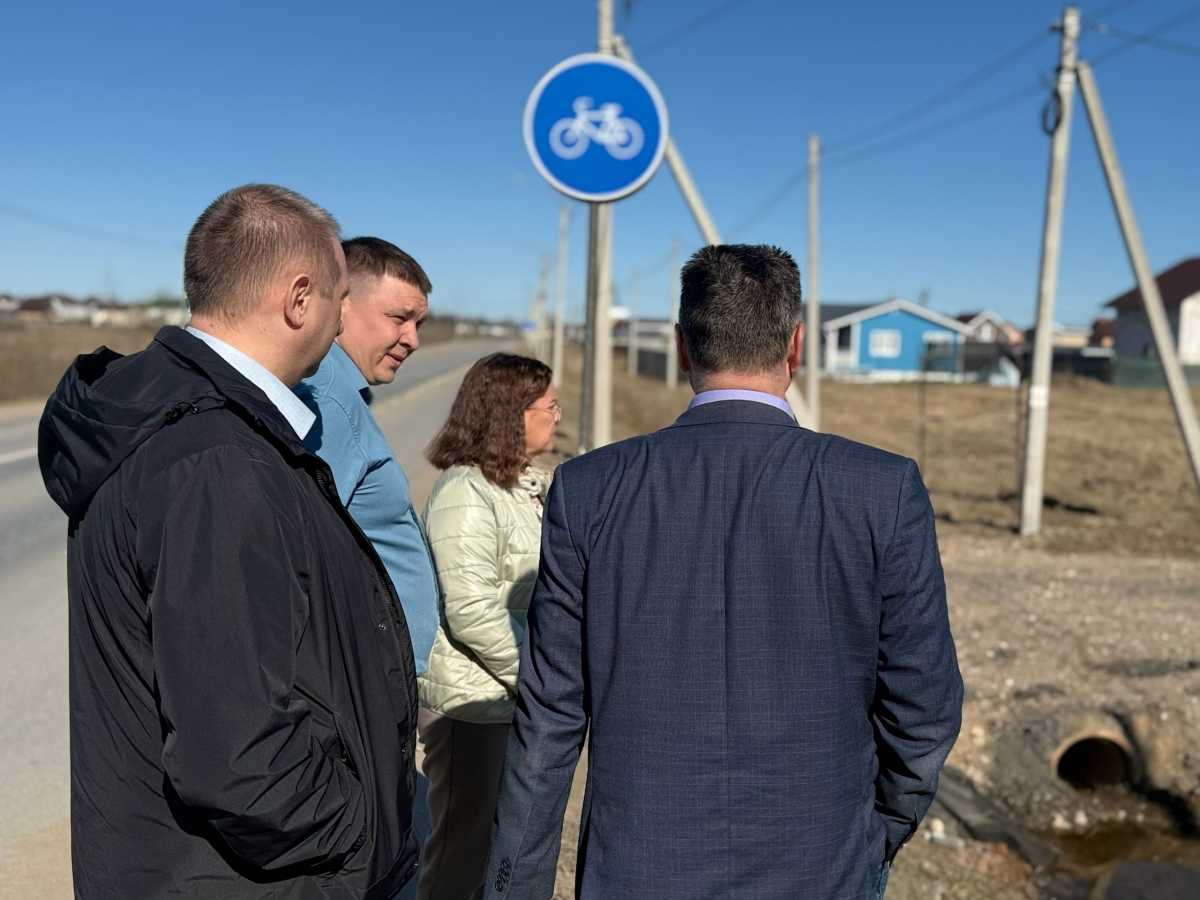 Специалисты управления автомобильных дорог Новгородской области «Новгородавтодор» совместно с представителями администраций муниципалитетов провели обследование дороги Великий Новгород - Хутынь.